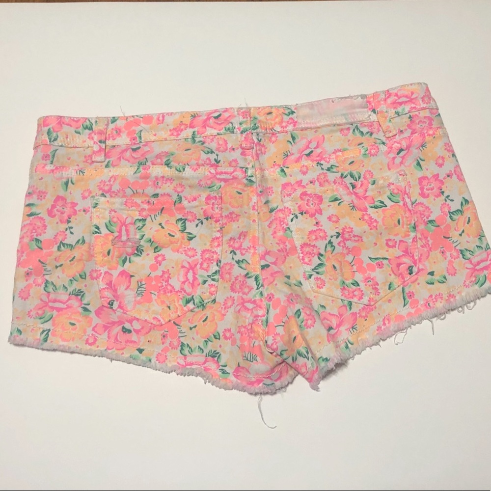 Shorts - Picture 2 of 2
